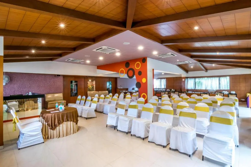 Octave Suites Residency Rd