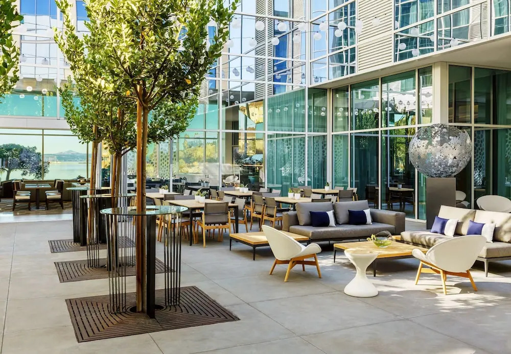 AC Hotel by Marriott San Francisco Airport/Oyster Point Waterfront