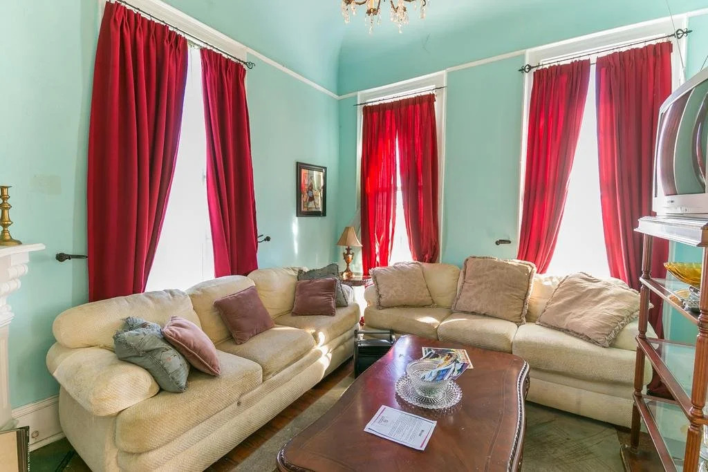 Mag's 940 Guest House