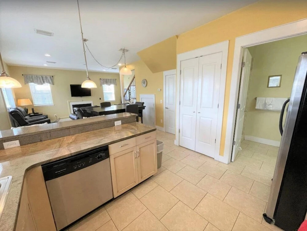 Mills Seaview Cottage by Forehand Rentals