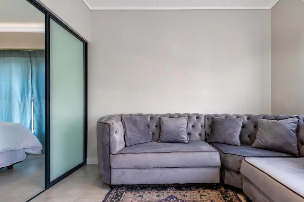 Lovely 1 Modern bedroom in Waterfall City