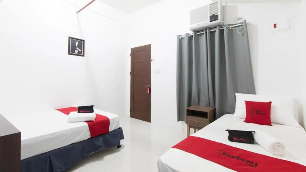 RedDoorz near Liceo De Cagayan University Highschool
