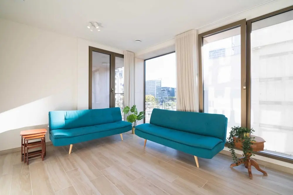 Elegant City Hub for 8 With Terrace