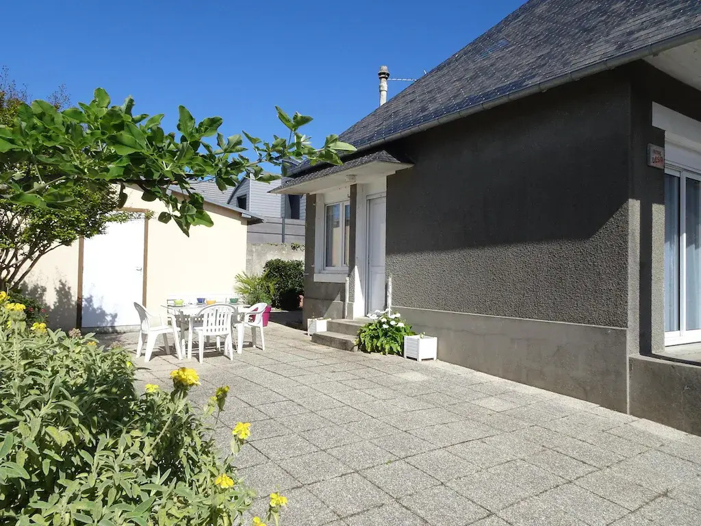Semi-detached House, Jullouville