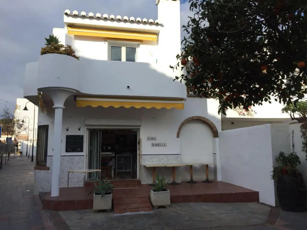 1½ Min. Walk From the Beach