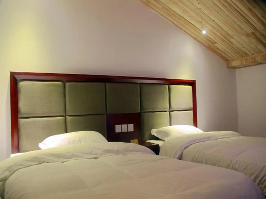 Jiuzhaigou Fengqing Holiday Hotel