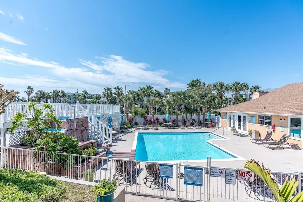 Seawall Escape - 2 Br Home
