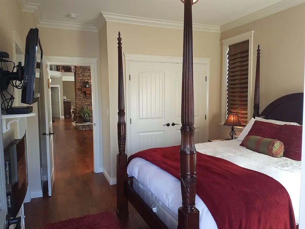 Woodside Inn