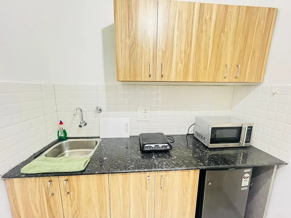 The Lodgers Luxury 1 BHK Serviced Apartment in Gurugram Near Millennium City Centre Metro