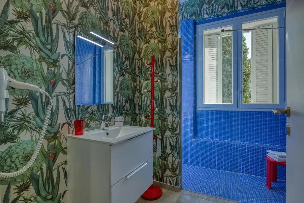 La Lincolnia - with Garden and Seaview - Happy Rentals