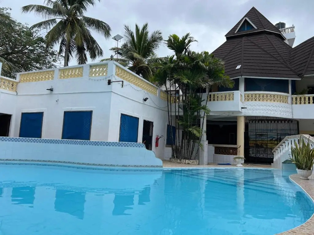 Kivuli Villas Diani A Room for Two
