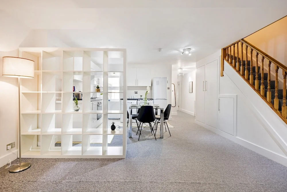 Modern Kensal Green Apartment