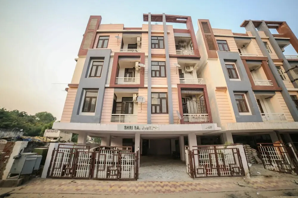 OYO Home 16420 Cosy 2BHK
