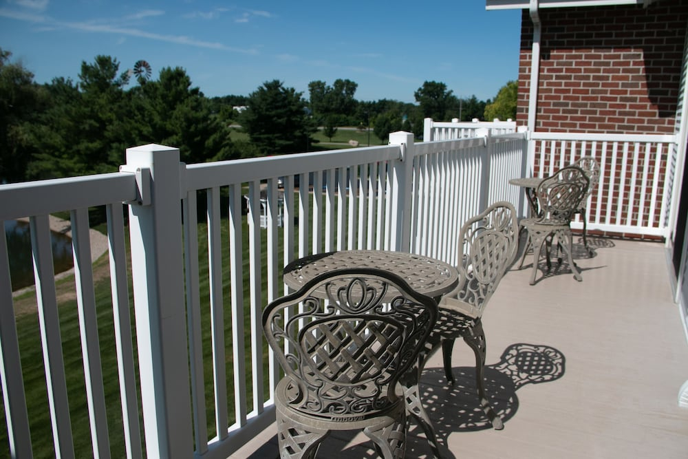 Essenhaus Inn & Conf. Center