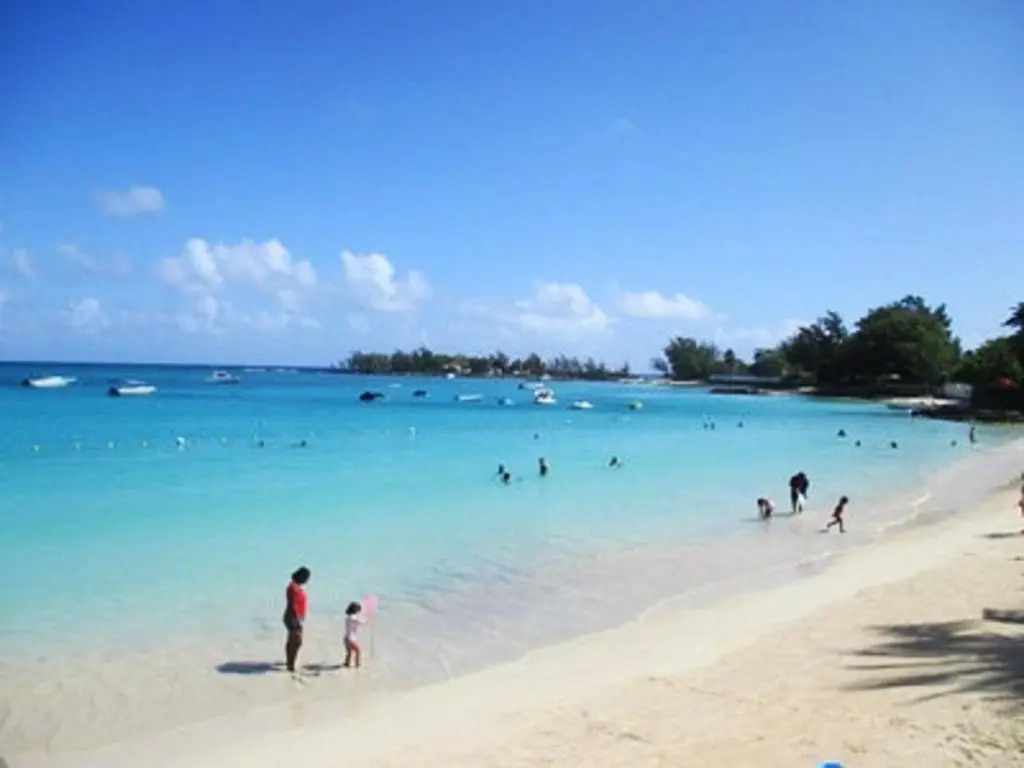 Apartment With one Bedroom in Pereybere, With Shared Pool, Enclosed Garden and Wifi - Near the Beach