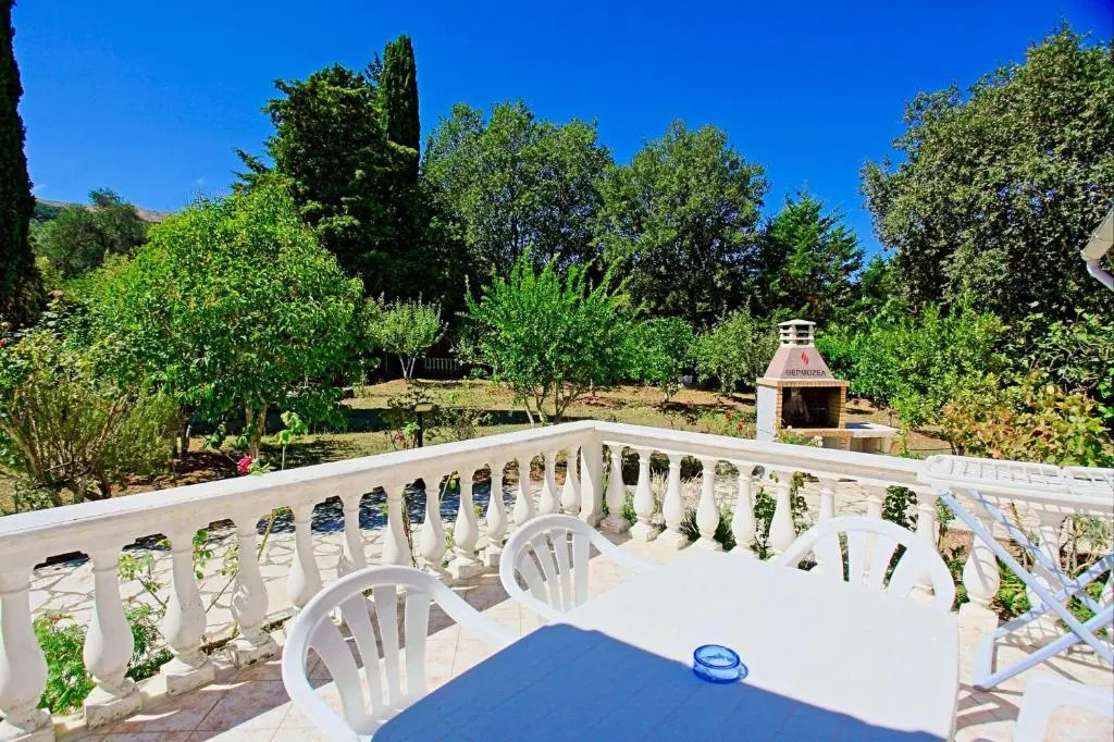 Beach Villa Petros with private pool by DadoVillas