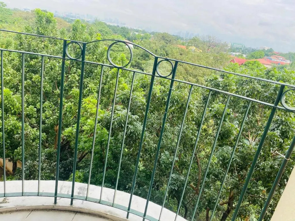Chateau Elysee a2 near Airport,Wifi Netflix Kitchen