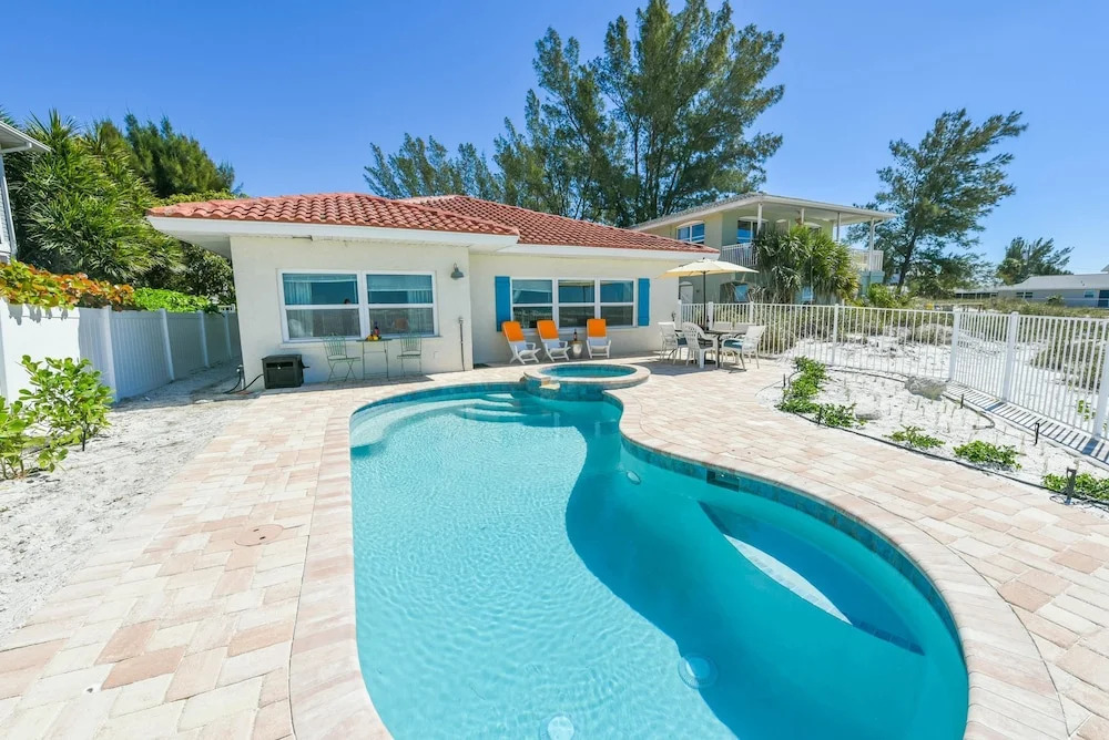 Sunset Point Apartment 4