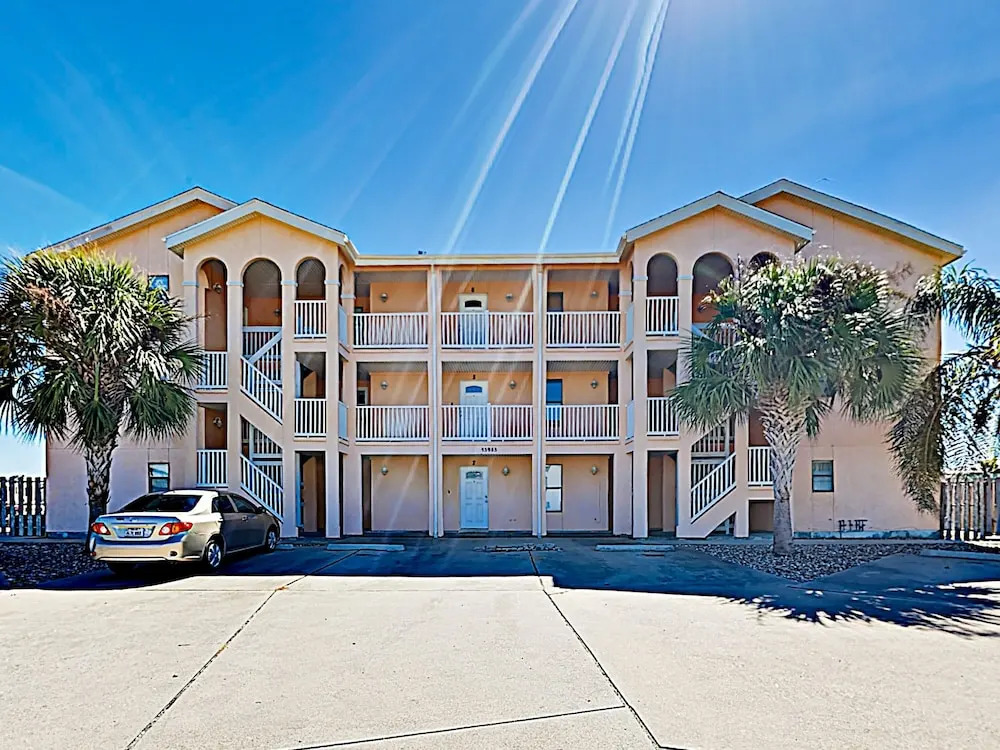 New Listing! Fortuna Bay Canalside W/ Views 2 Bedroom Condo