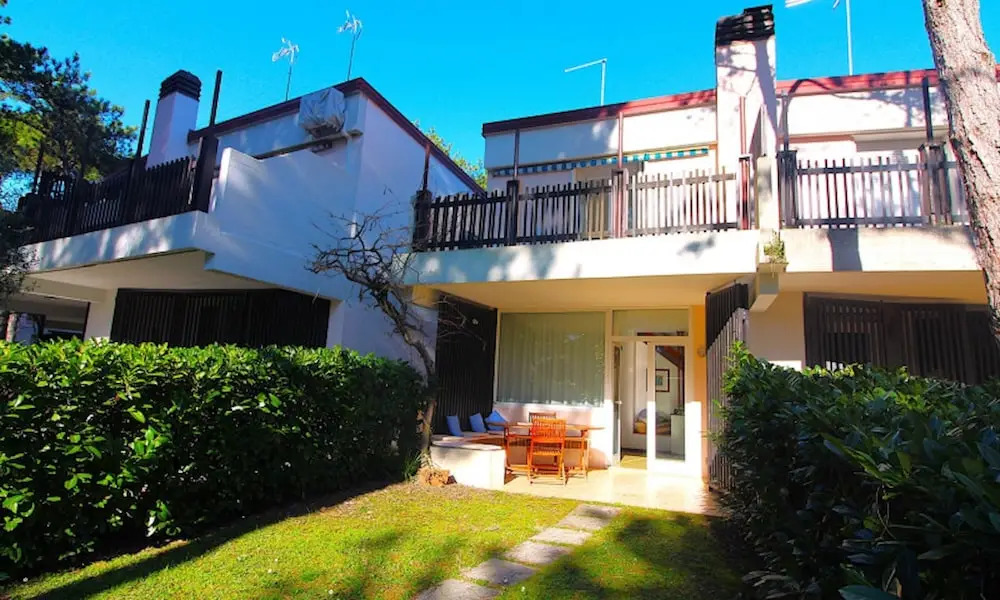 Retreat in Lignano by the Pool