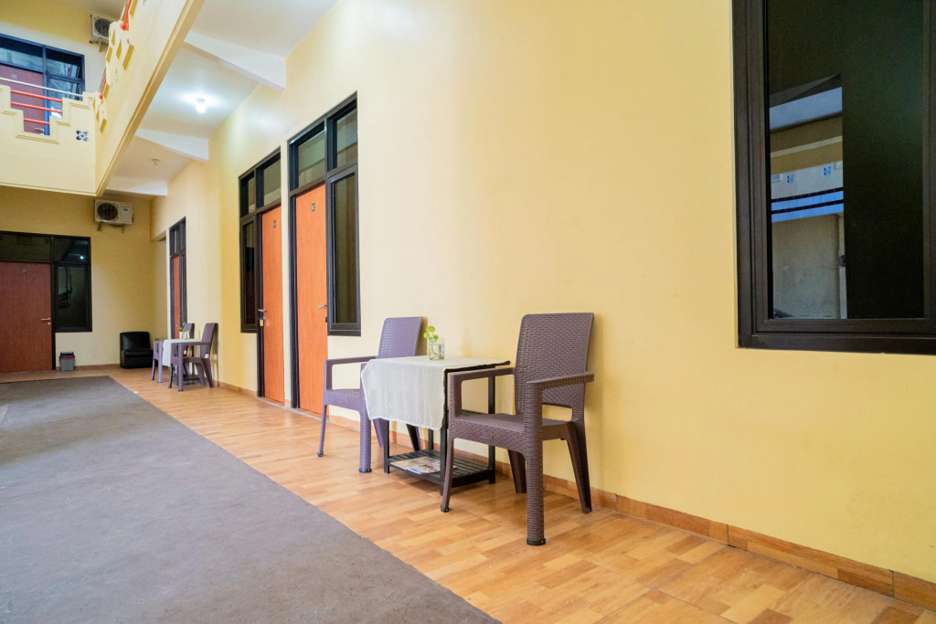 RedDoorz Syariah near Jembatan Merah Plaza