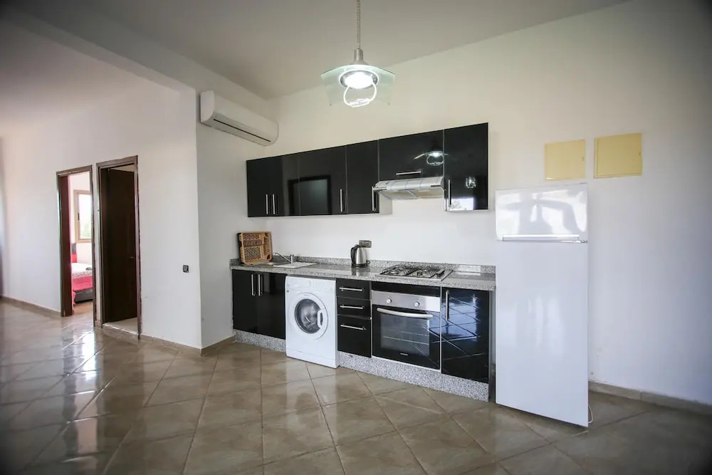 Appartement neuf, entouré de verdure + piscine