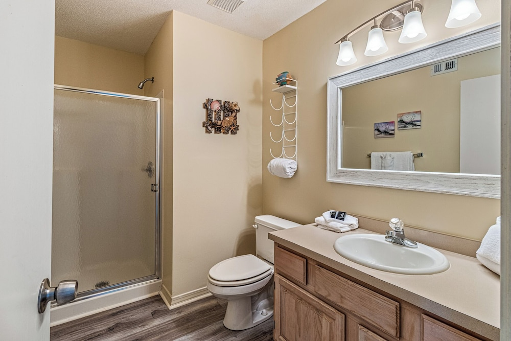 Salty Dog by Southern Vacation Rentals