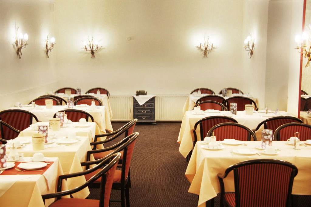 Hansadom Hotel Köln Central by Mayburgh