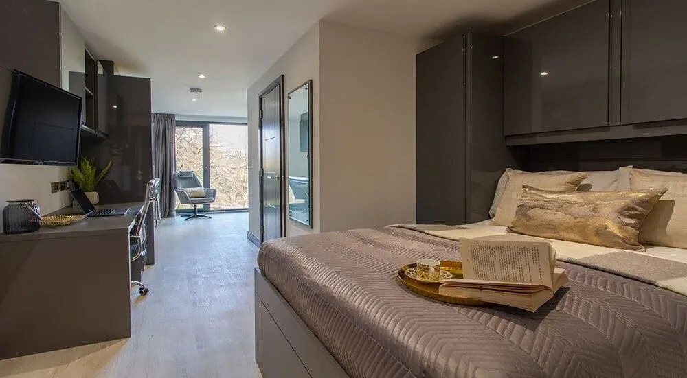33 Parkside Coventry by Payman Club