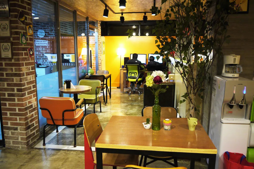 Travelers Planet Studio Type Hostel