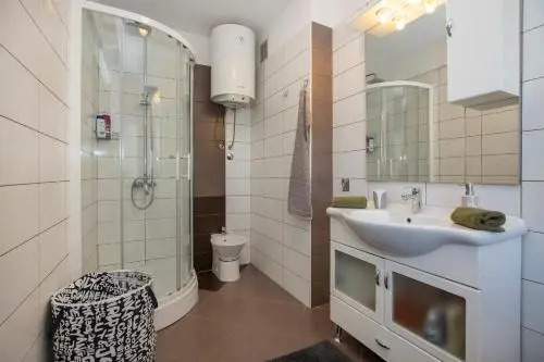 Apartment Arena