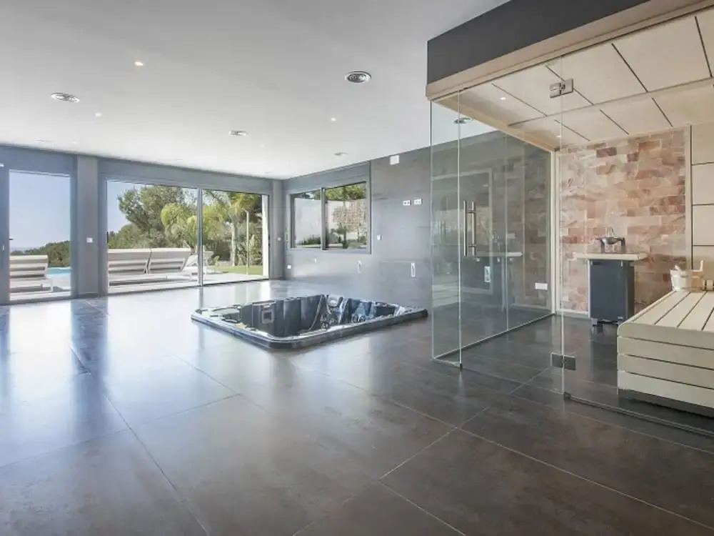 Luxurious Panoramic Spa Villa