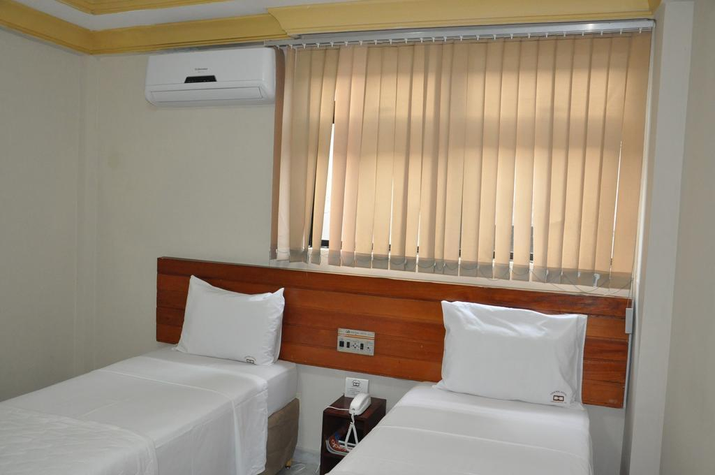 Central Hotel