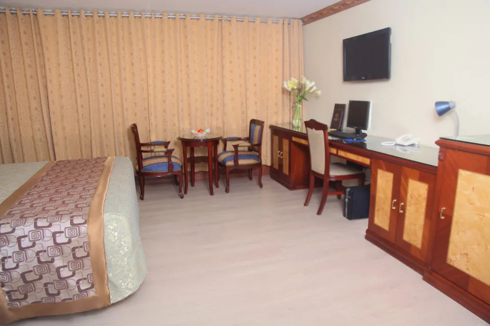 Hotel Oro Inn