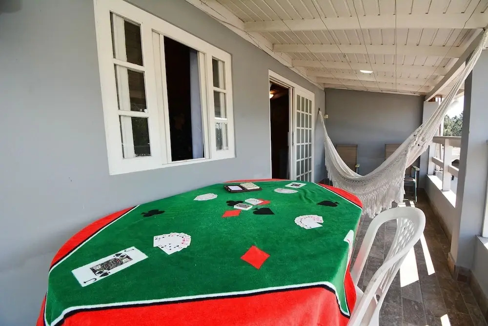Ampla Casa com Piscina Ponta do Papagaio