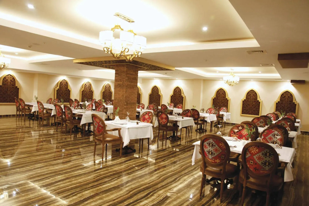 Quattro Beach Spa & Resort Hotel