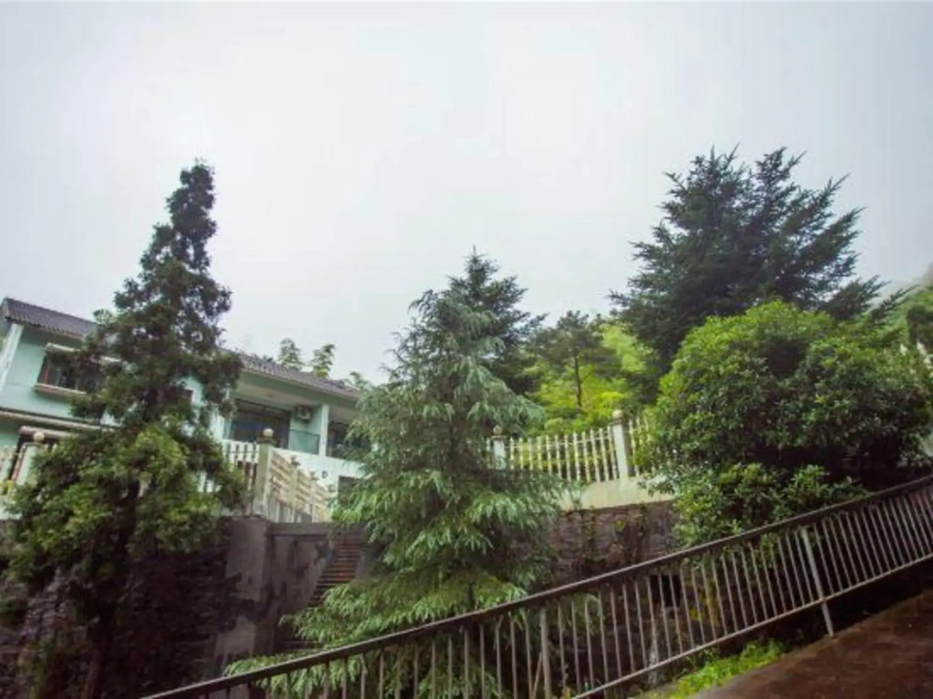 Yuyao 702 Resort
