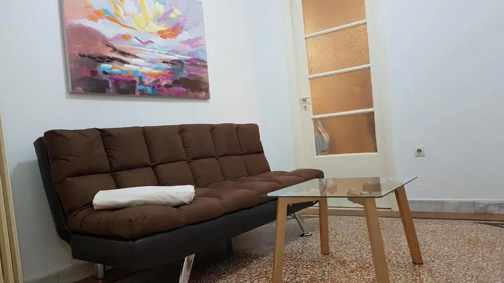 Olive Apartment- Athens Center, 4 BD, 1.5 BATH