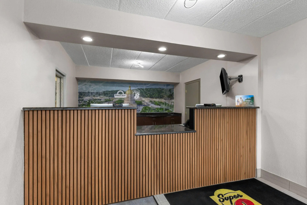 Super 8 By Wyndham Charleston WV