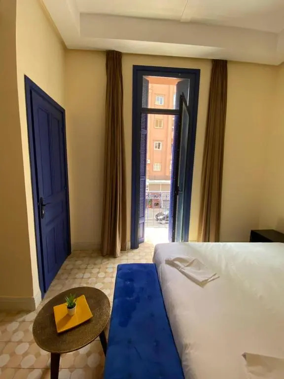 Comfy Colonial Apartments