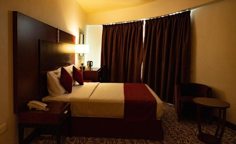 Mra Grand Hotel