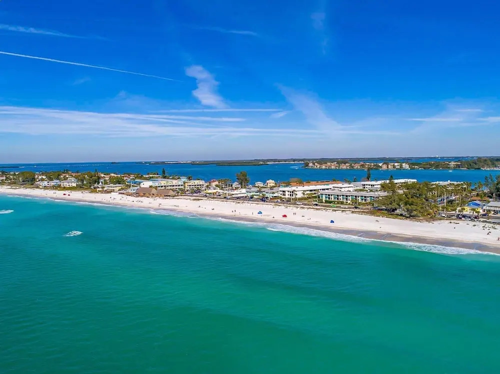 Absolute Paradise Ami-private Beach Access-water Views From Every Window-heated Pool- Walk To 14 Restaurants