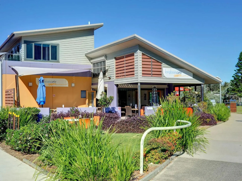 Sea Whispers 1 17 Whitesands Road Just a short stroll to the beach