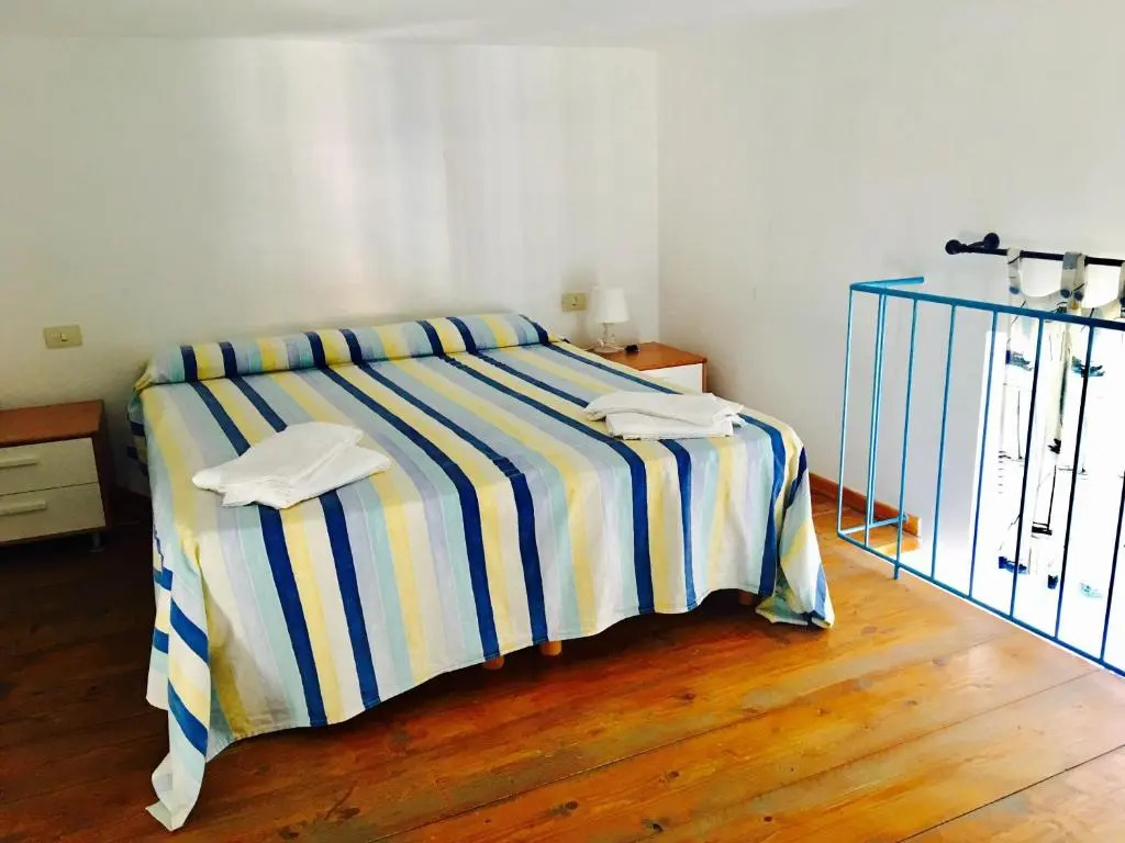 AGENZIA ISOTUR - LOCANDA NONNA GIULIA 32 VISTA MARE - Soppalcata