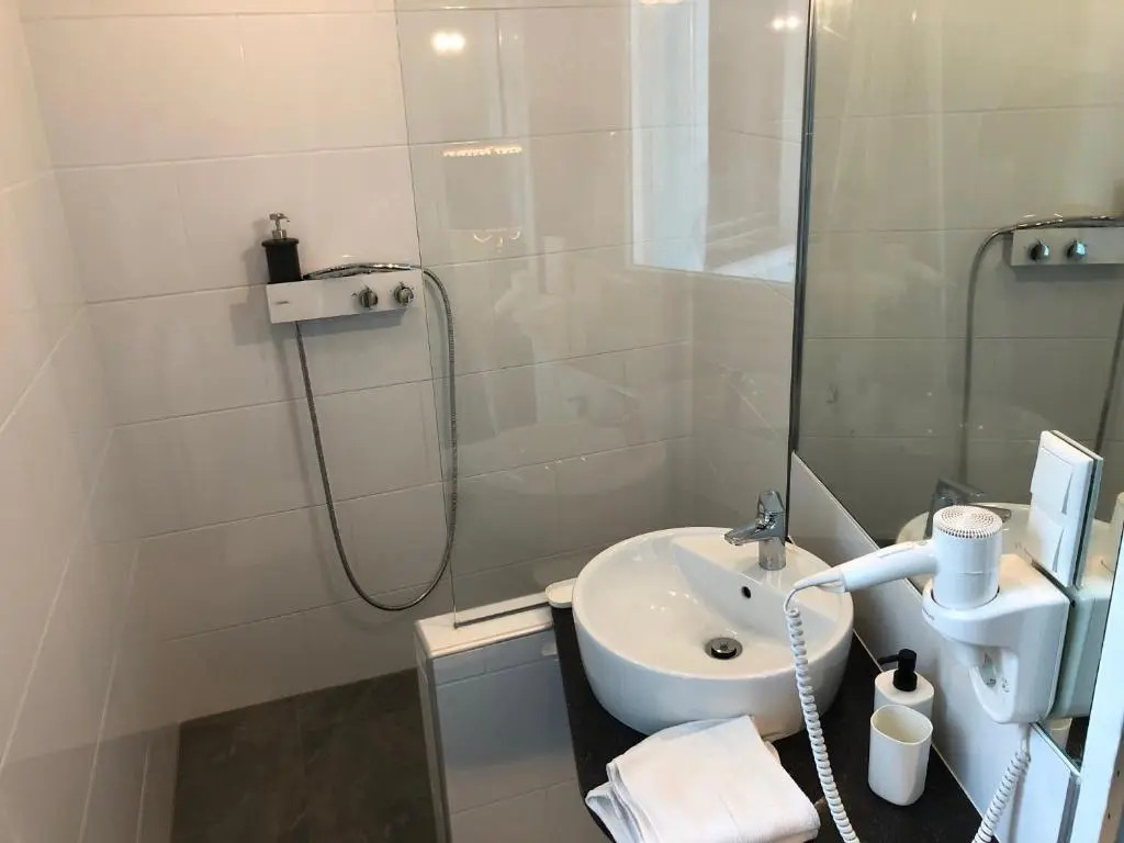Corso, Zimmer & Cafe, Hotel Garni