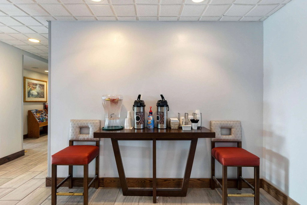 La Quinta by Wyndham Omaha Airport Downtown