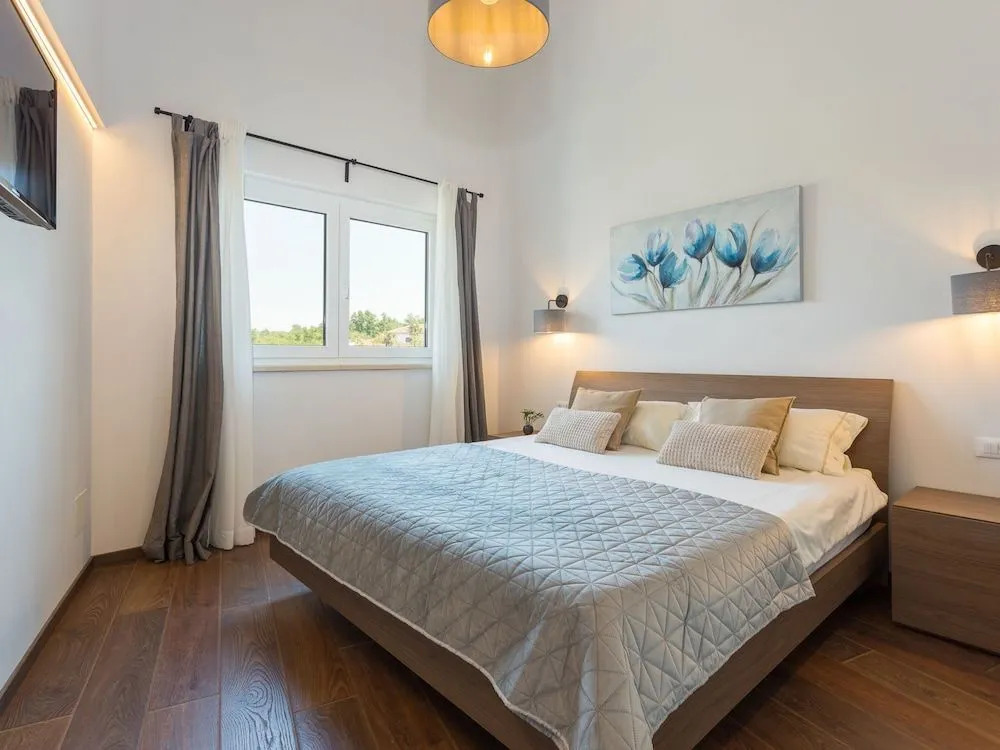 Villa Leonardo Vr Naveri