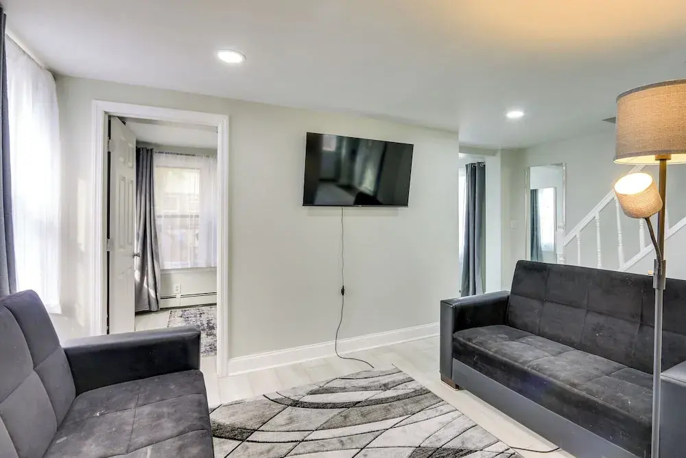 Jersey City Vacation Rental ~ 8 Mi to Nyc!