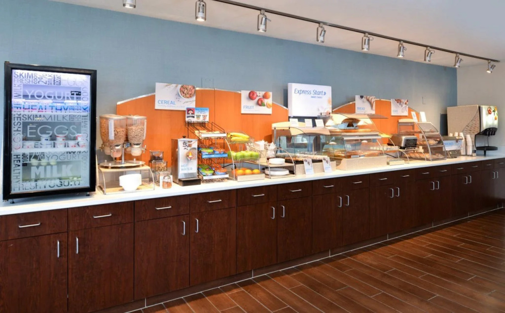 Holiday Inn Express Hotel & Suites Omaha West by IHG