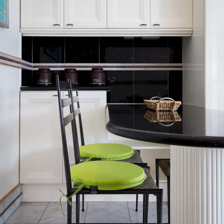 Penthouse 3-bed 3-bath on Marble Arch